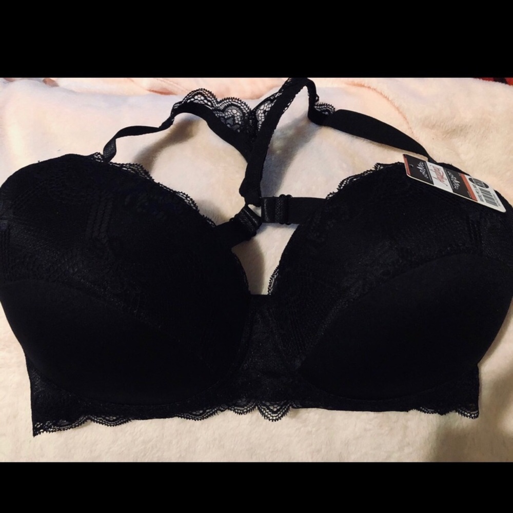 4 Angelina’s Bra